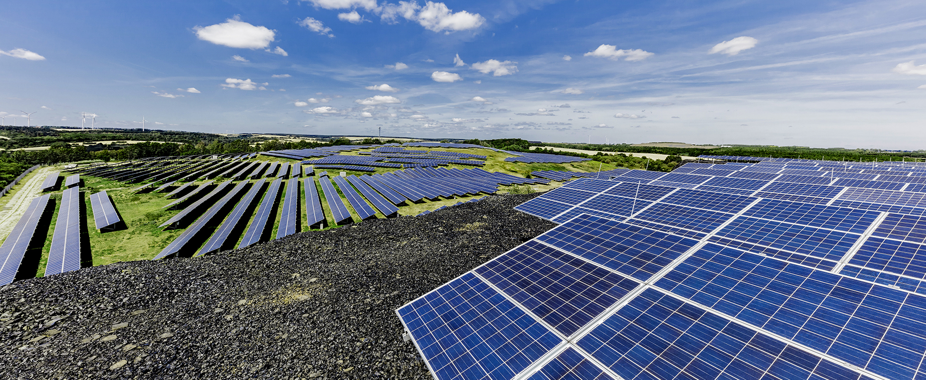 Die Solarpanelen des Solarparks Krughütte